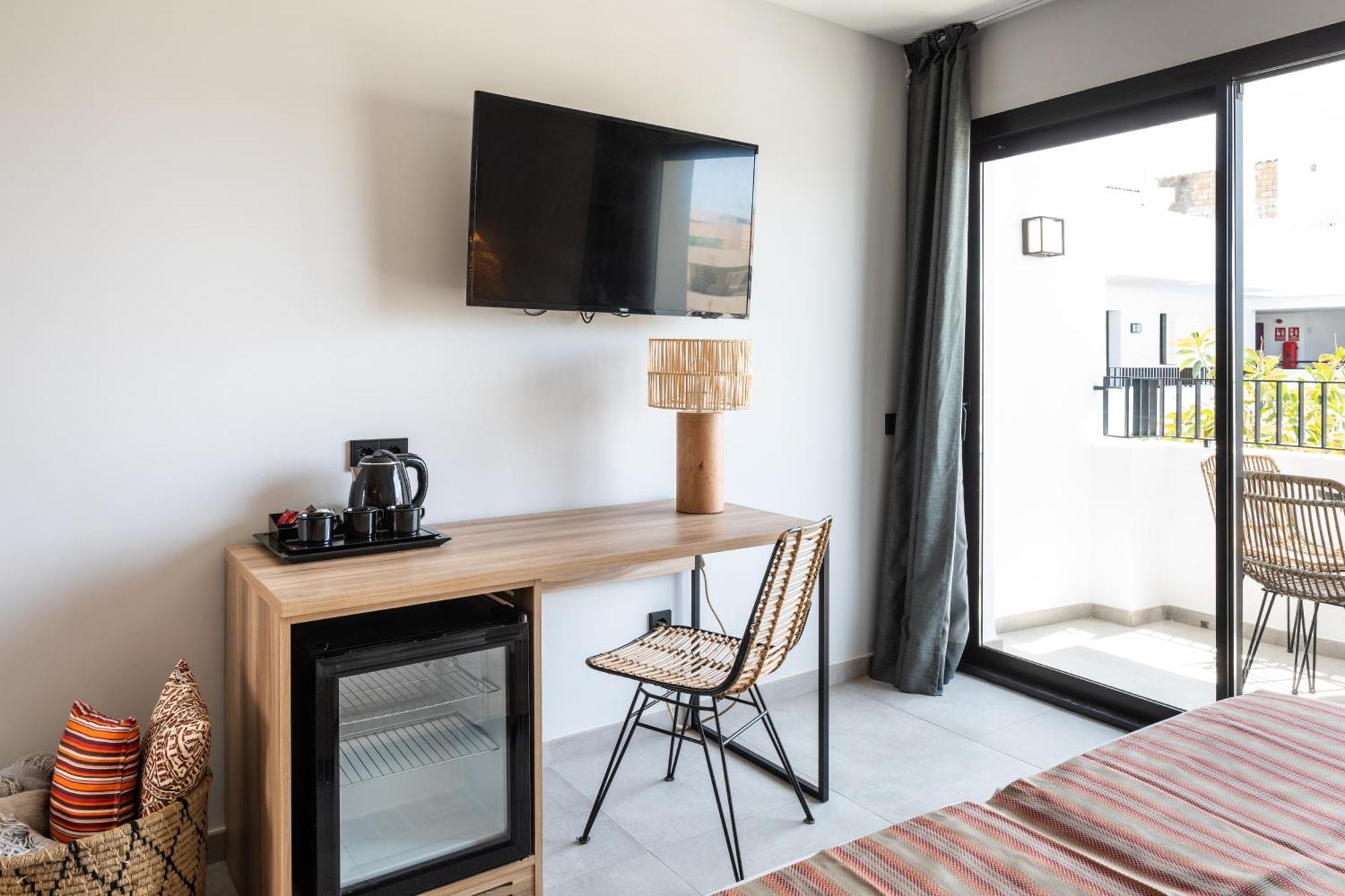 Aparthotel Casita Blanca - Adults Only Sant Antoni de Portmany Extérieur photo
