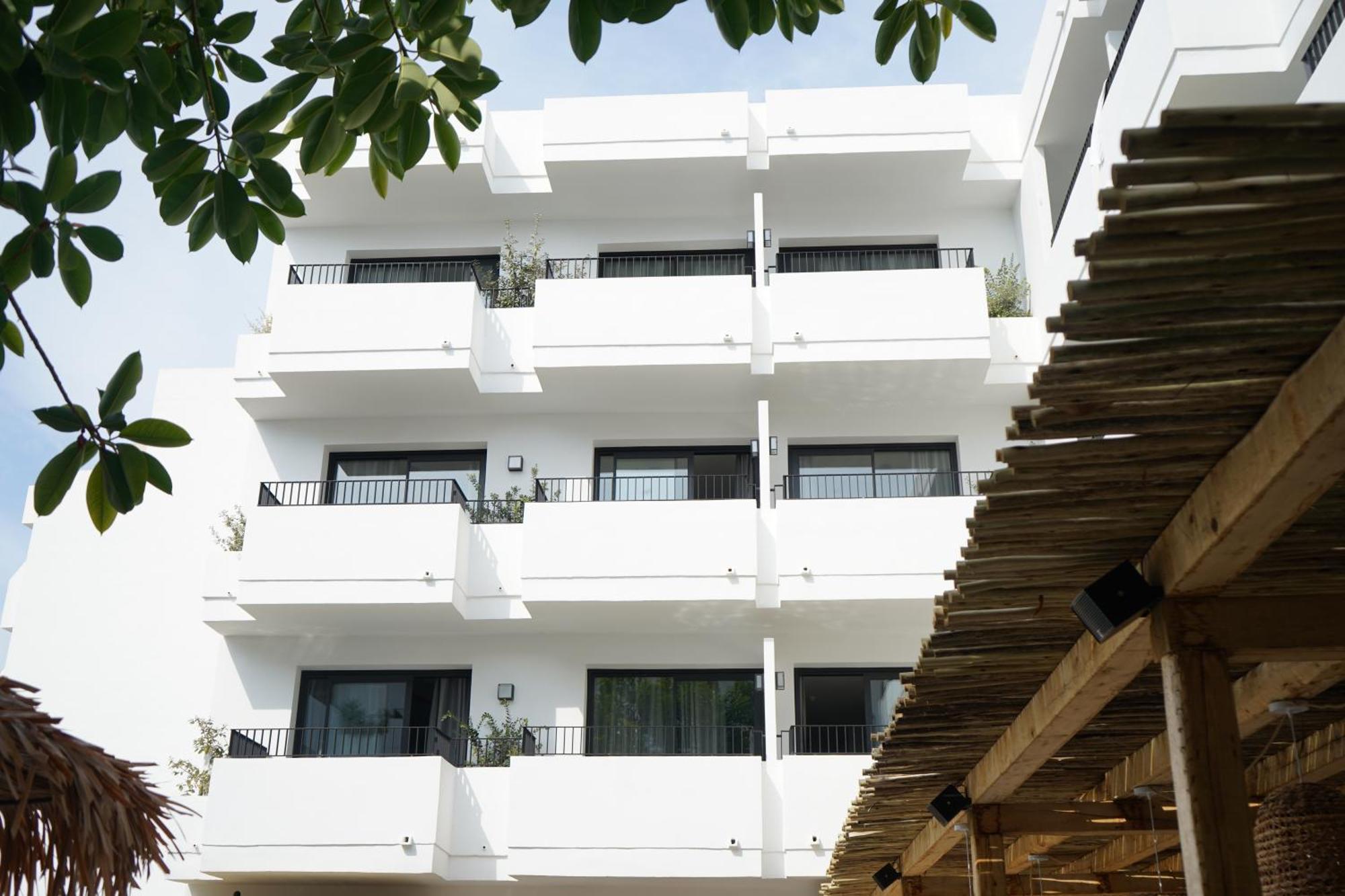 Aparthotel Casita Blanca - Adults Only Sant Antoni de Portmany Extérieur photo