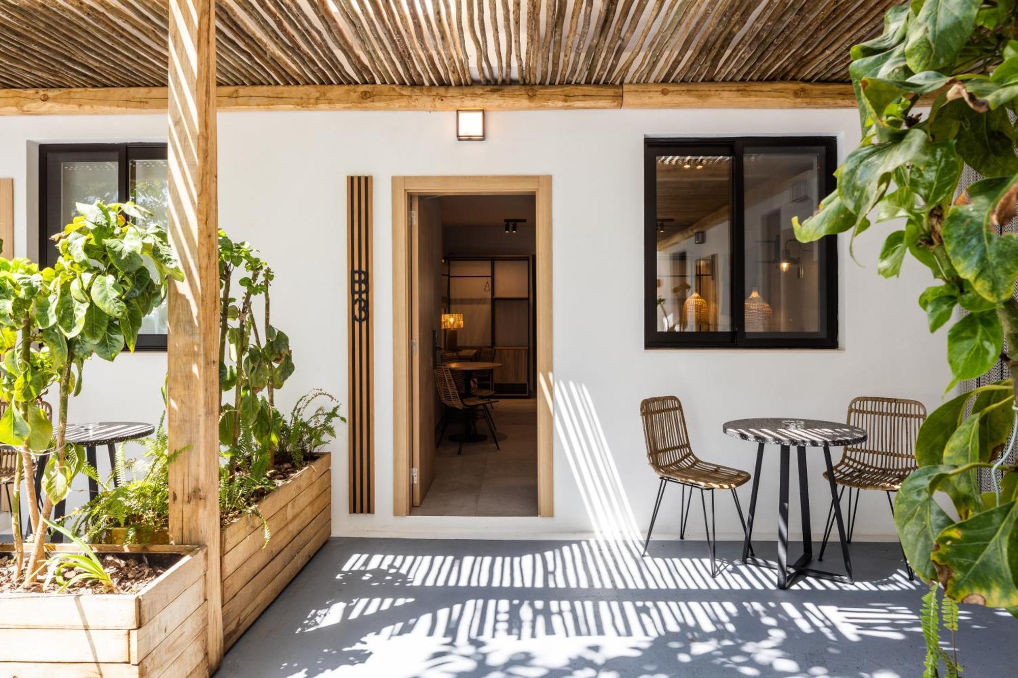 Aparthotel Casita Blanca - Adults Only Sant Antoni de Portmany Extérieur photo